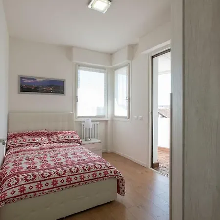 Апартаменты Nuovissimo E Luminoso Centro Порденоне