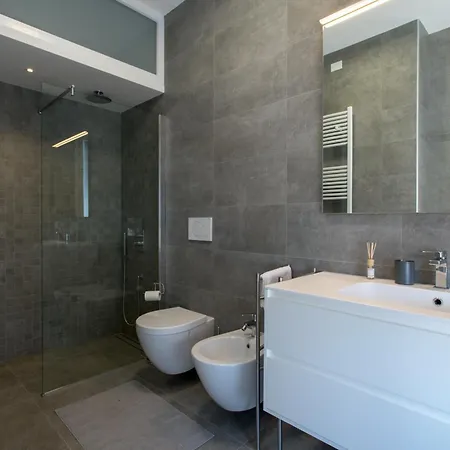 Nuovissimo E Luminoso Centro Апартаменты *